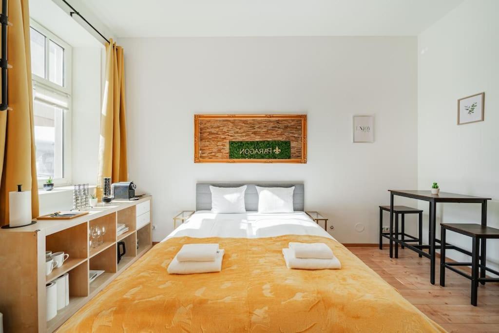 Premium Studio With Free Parking Apartment