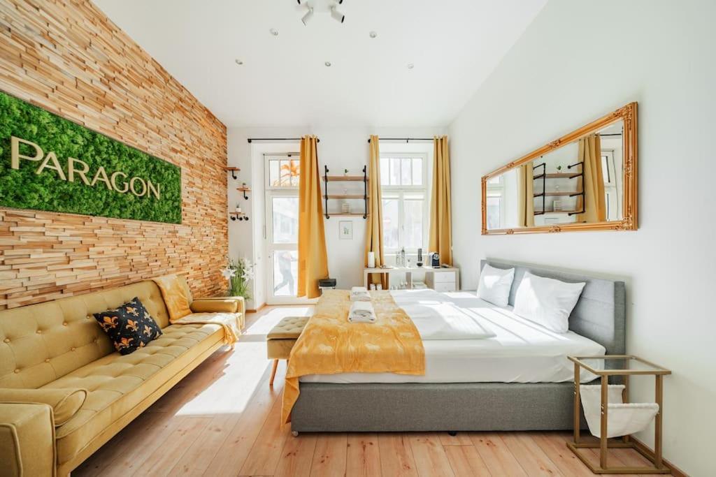 Premium Studio With Free Parking Apartment
