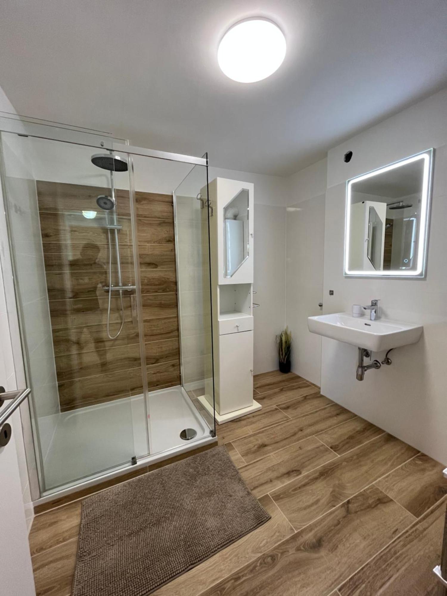 Apartment Traum Mit Pool+balkon *