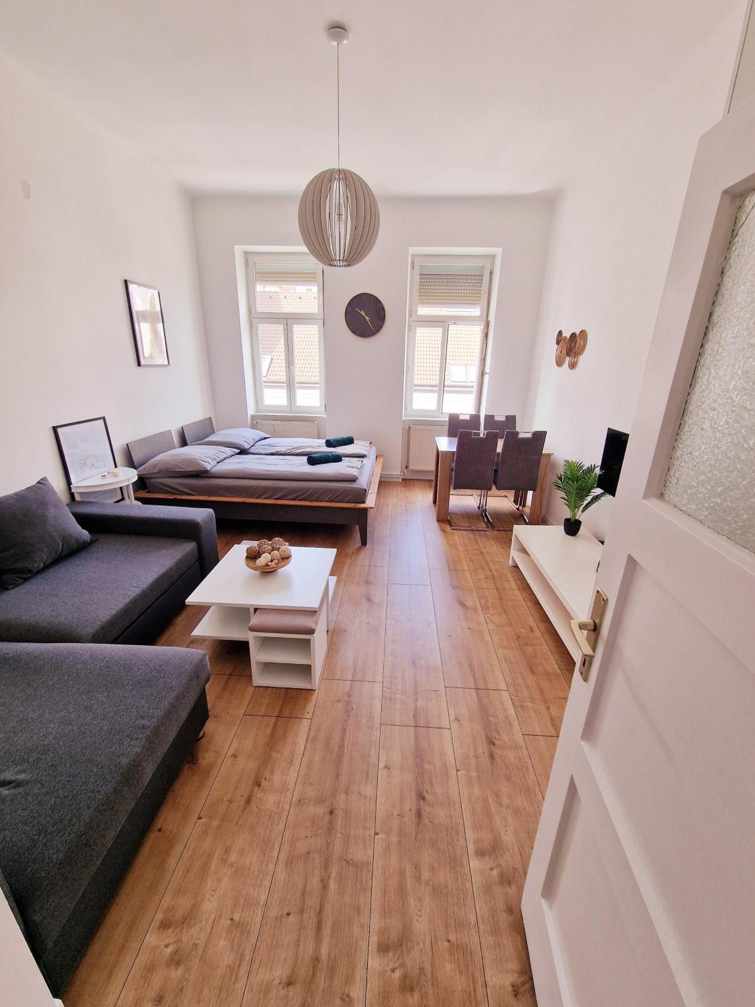 Vega - Favoriten Apartment *