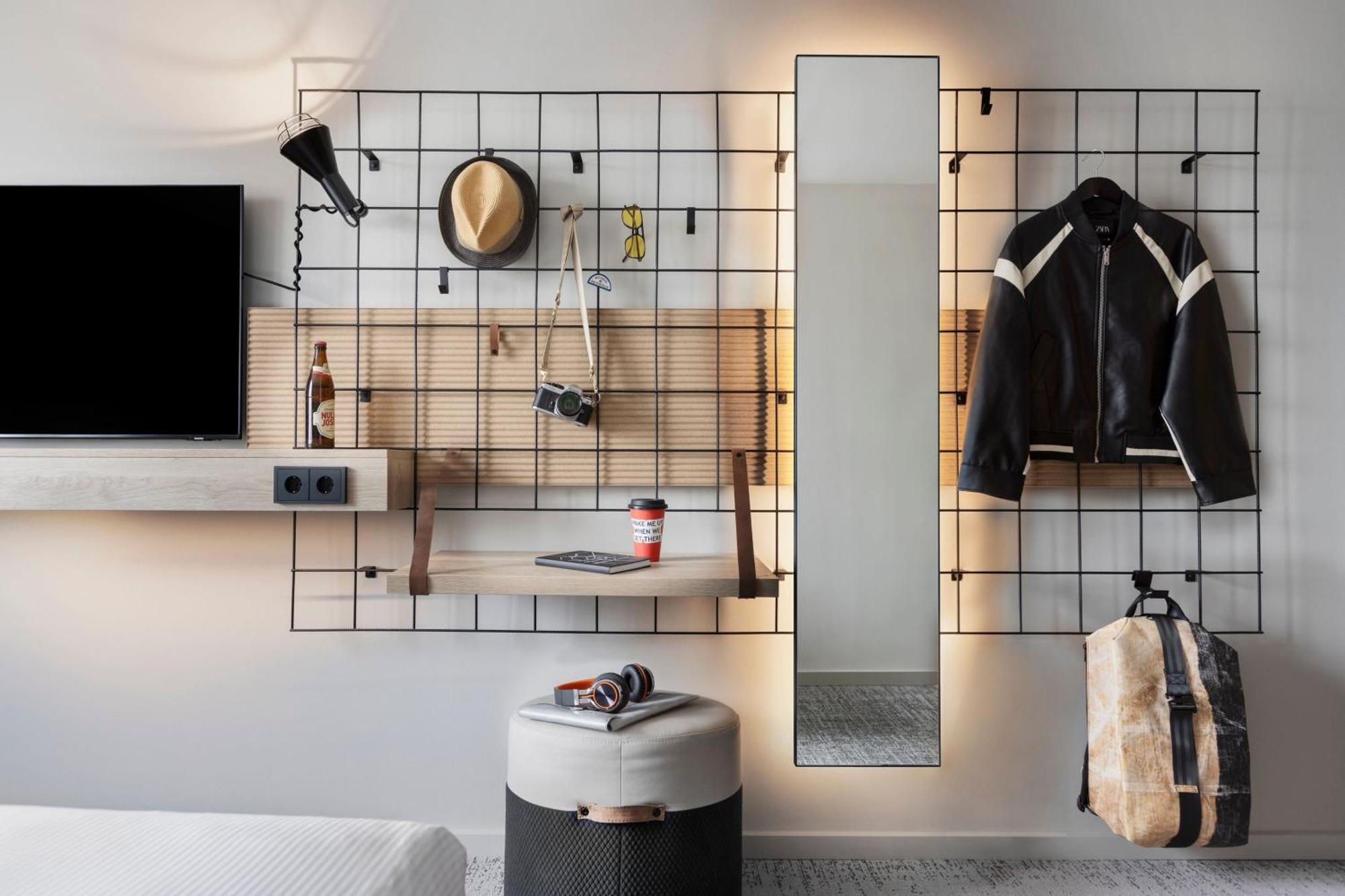 Moxy East Hotel *