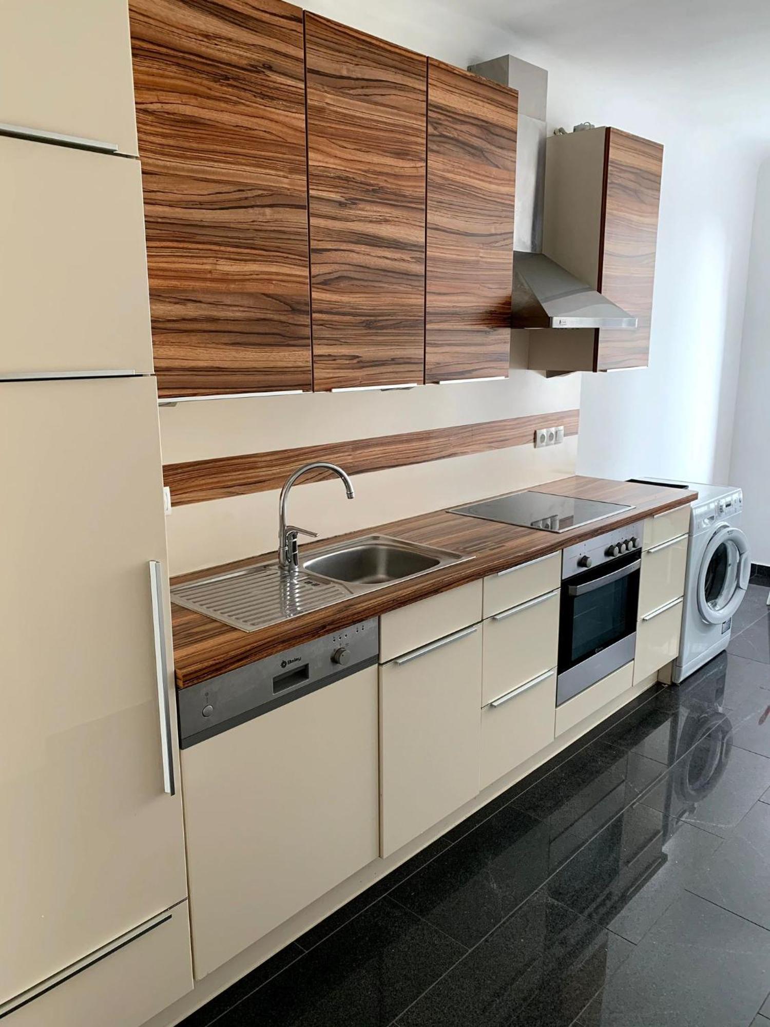 Central Apartment *