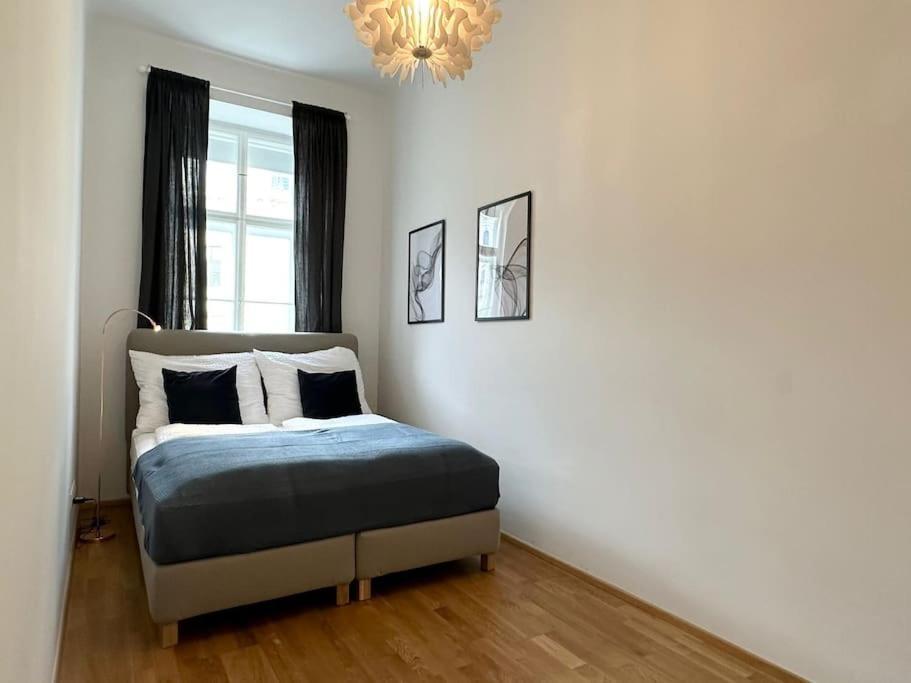 Beautiful Location Apartment *