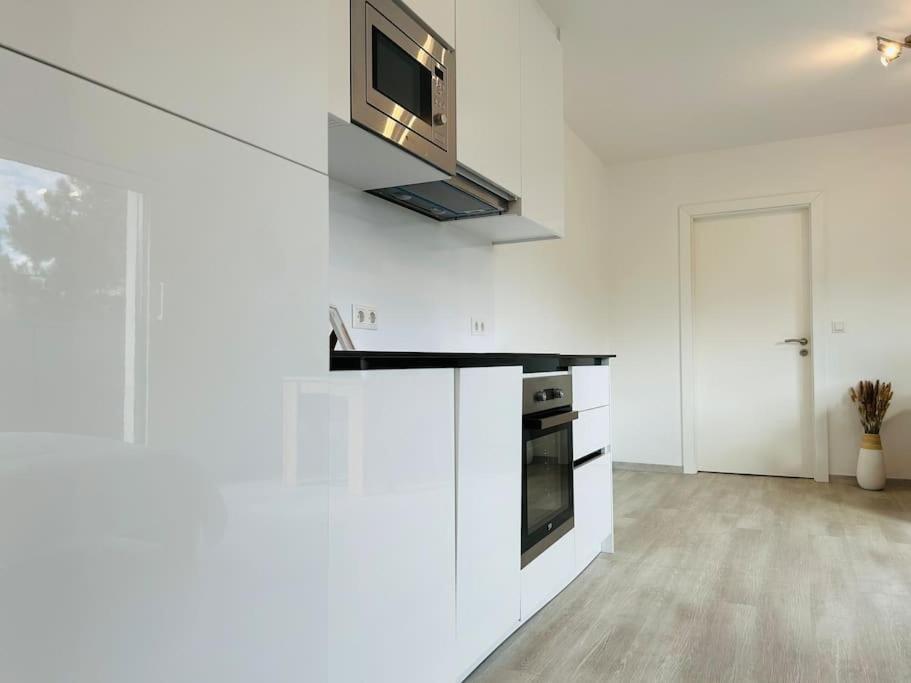 Apartment Stylish Modern Flat With Garden *