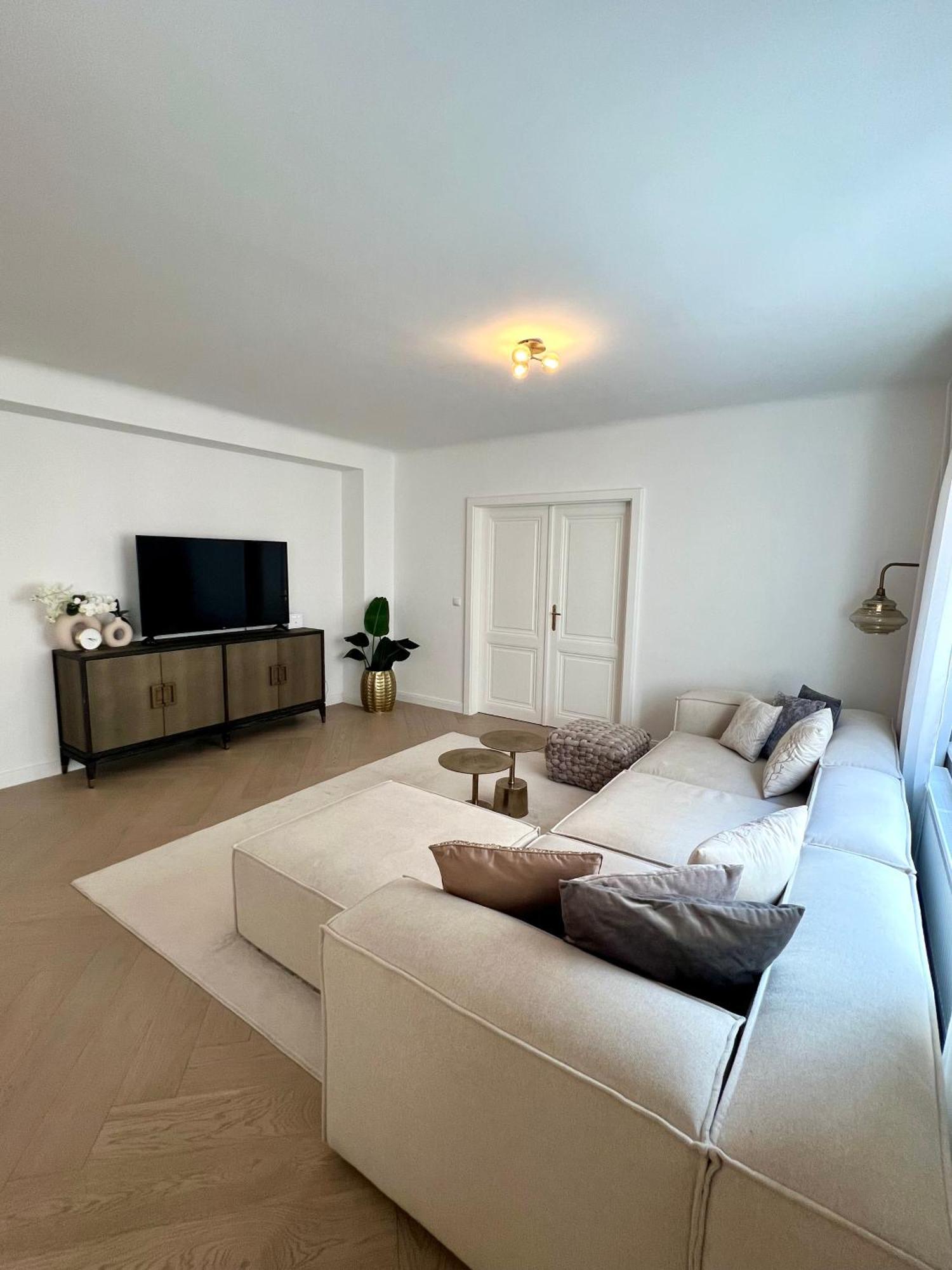 Luxury Living First District