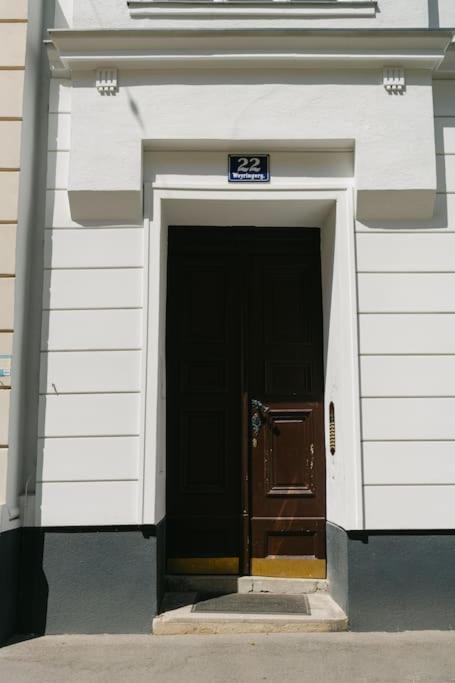 Homey 5 Min To Belvedere Apartment Vienna