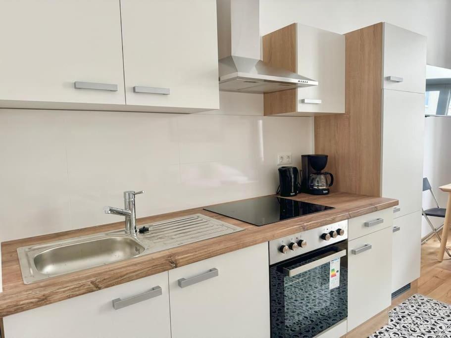 Modern Stylish & Spacious With Balcony * Wien