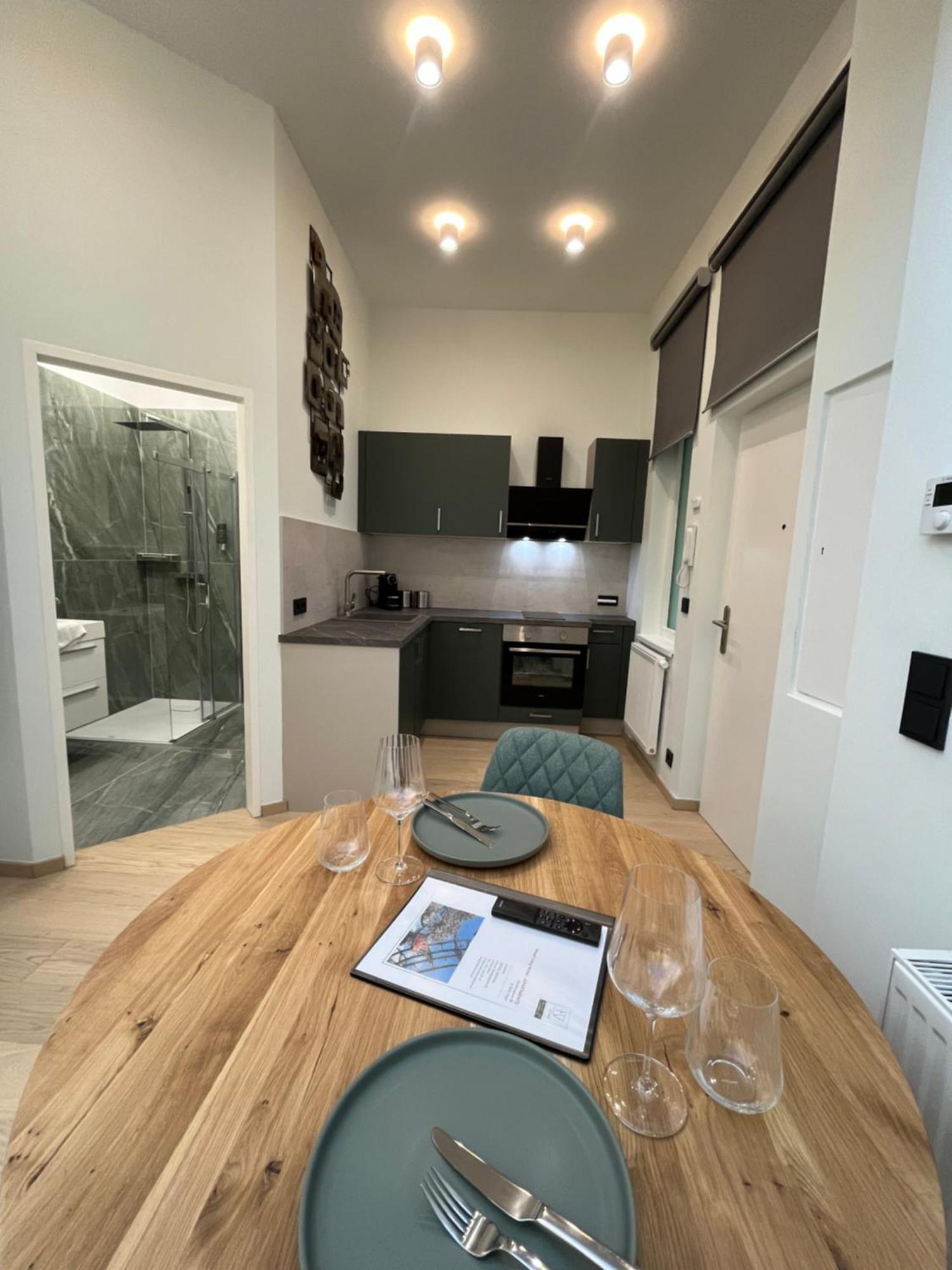 Street Living - Apartment