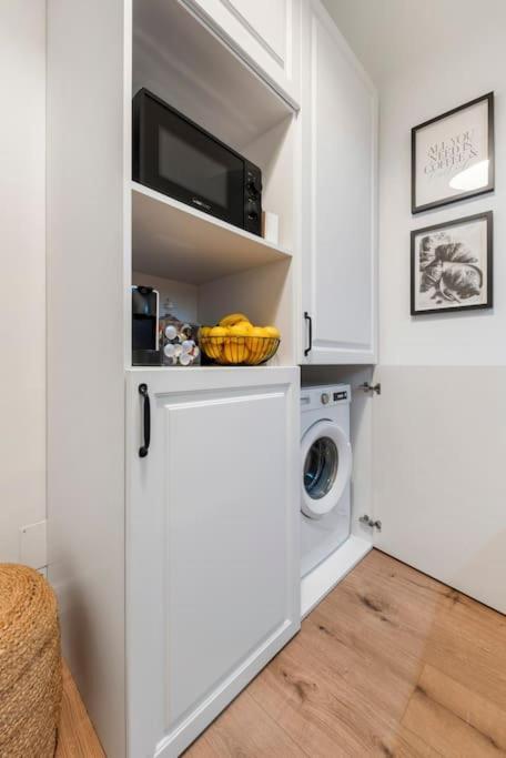 Spacious & Elegant 3 Bedroom *