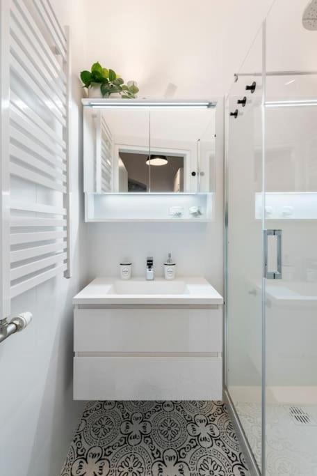 Spacious & Elegant 3 Bedroom Viena
