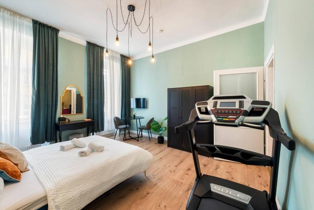Spacious & Elegant 3 Bedroom Viena