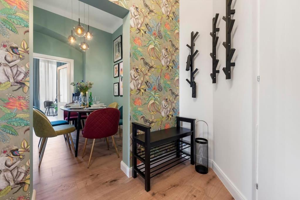Spacious & Elegant 3 Bedroom Apartamento *