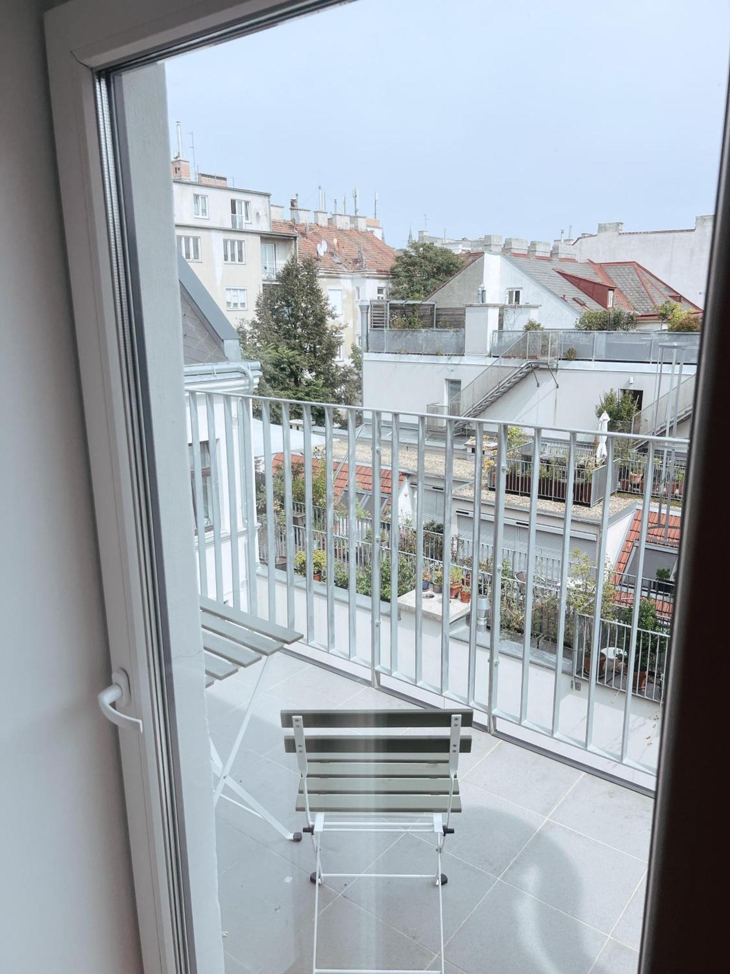 Brunnenmarkt Balcony Apartment Wien