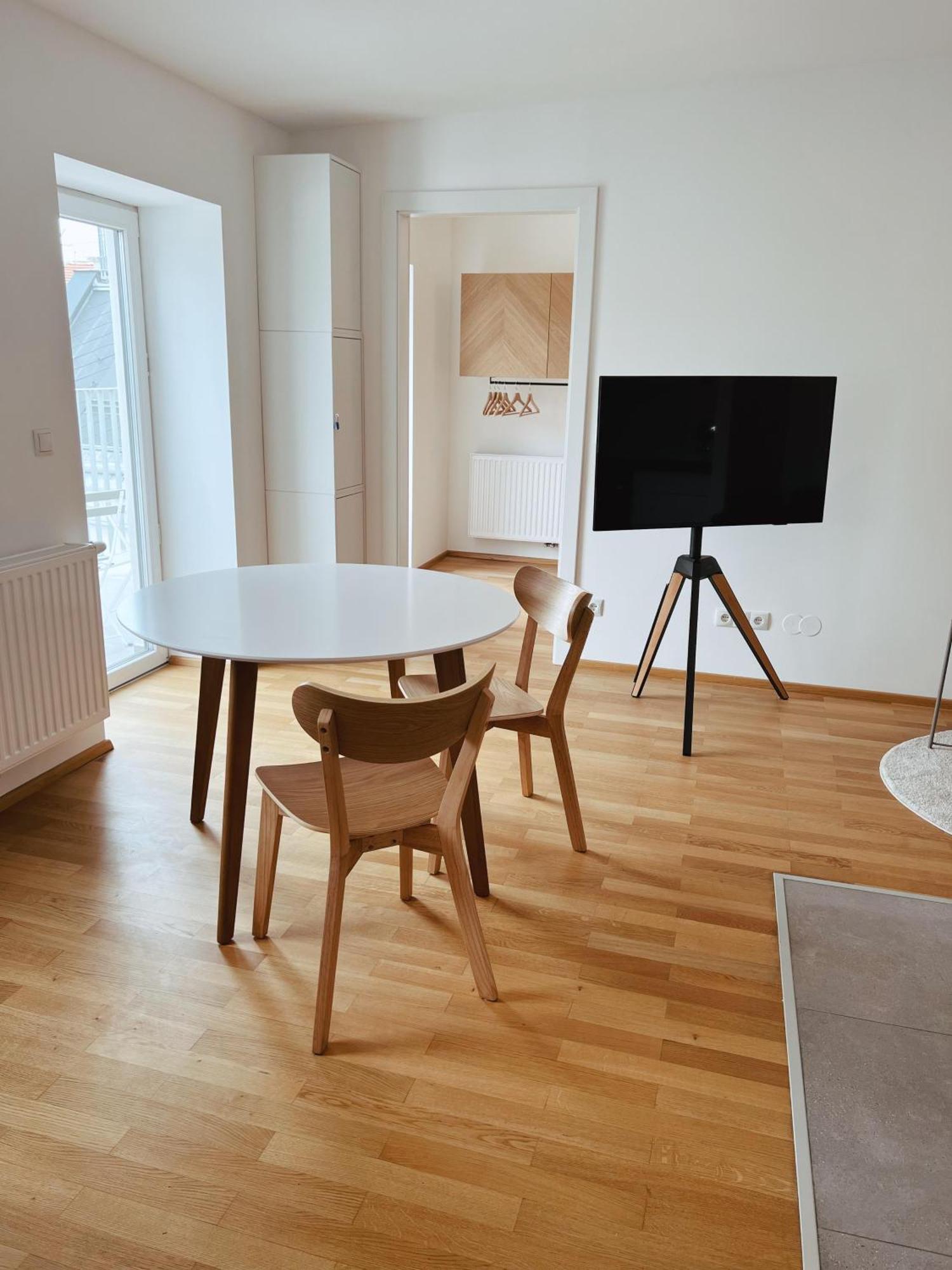 Brunnenmarkt Balcony Apartment *