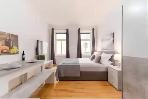 Perfect Location, 2 Min To Main Station Appartamento