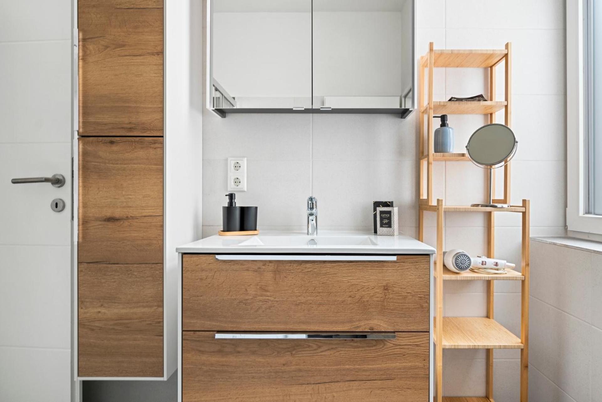Apartment Cozy, Generous - 10 Min To City-centre - Contactless 24h Check-in