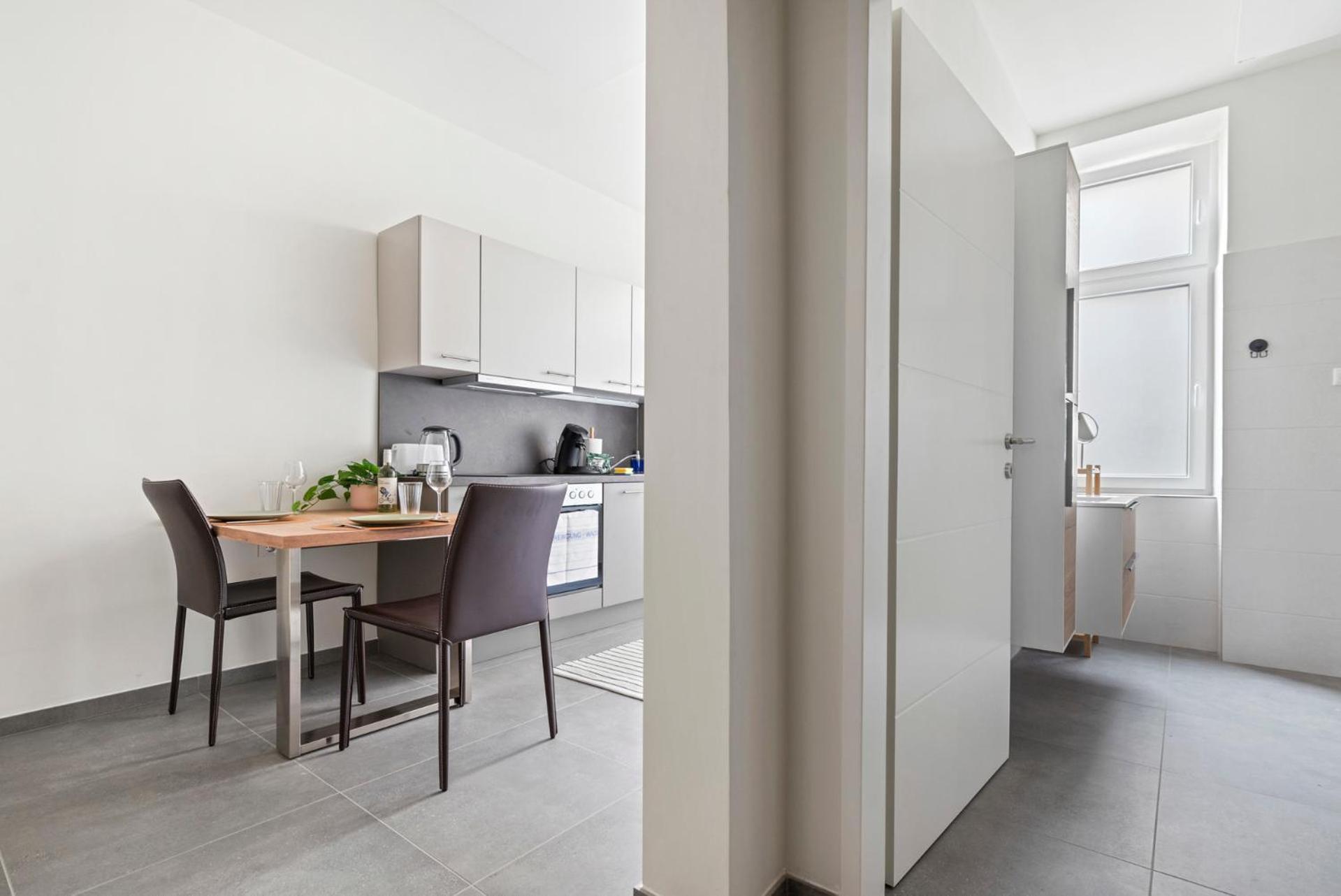 Apartment Cozy, Generous - 10 Min To City-centre - Contactless 24h Check-in *