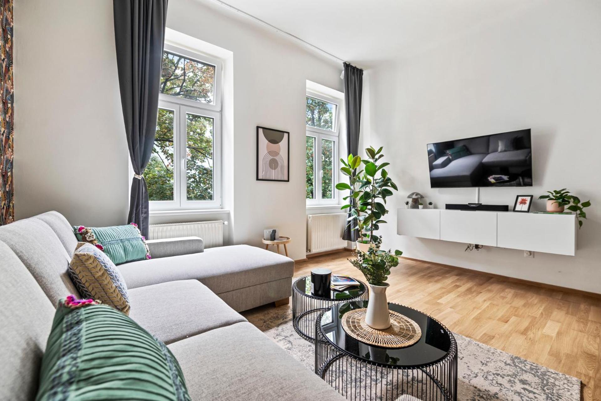 Cozy, Generous - 10 Min To City-centre - Contactless 24h Check-in Apartment