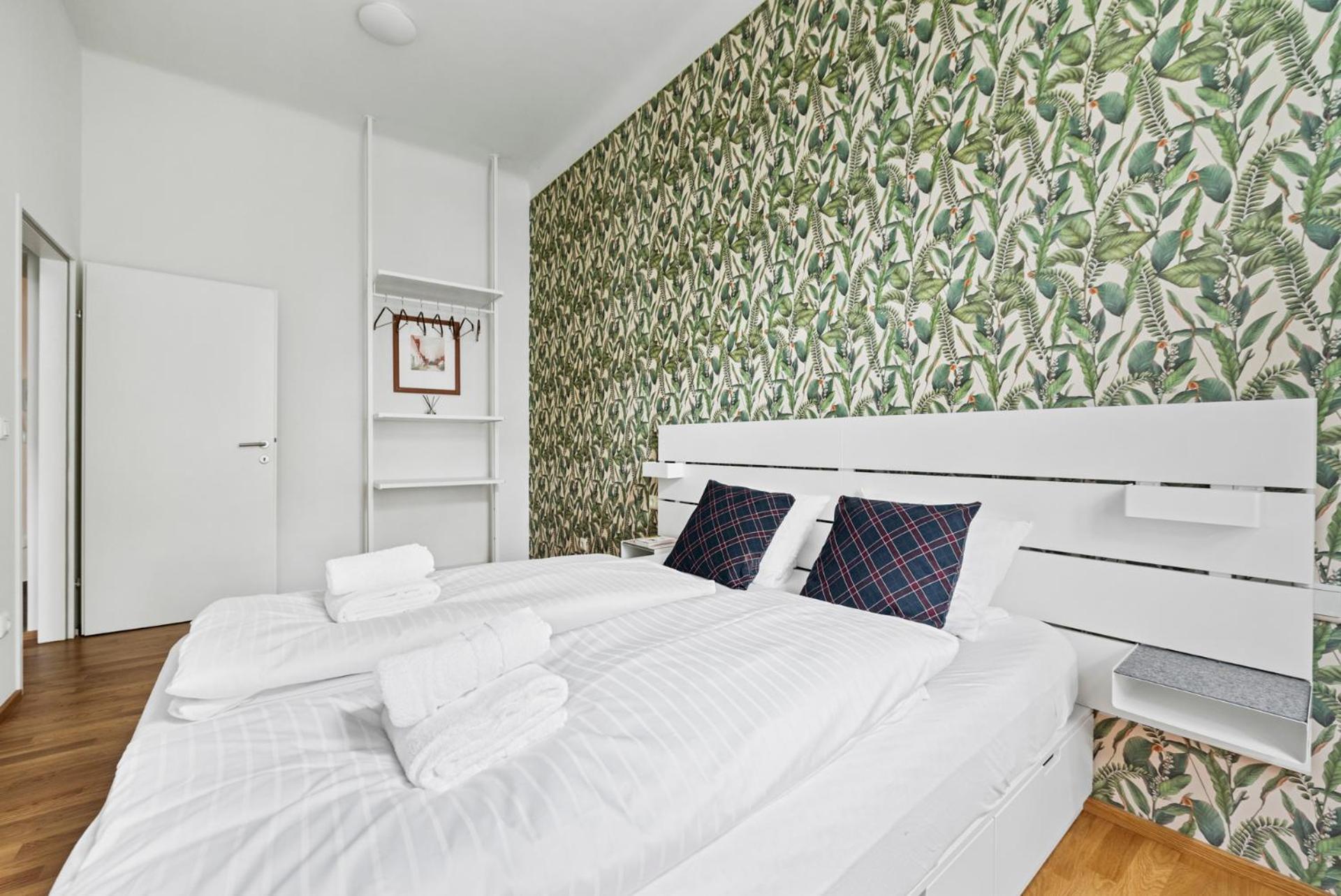 Cozy, Generous - 10 Min To City-centre - Contactless 24h Check-in Apartment
