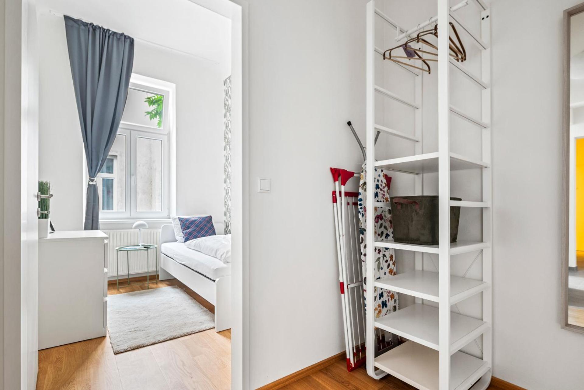Apartment Cozy, Generous - 10 Min To City-centre - Contactless 24h Check-in