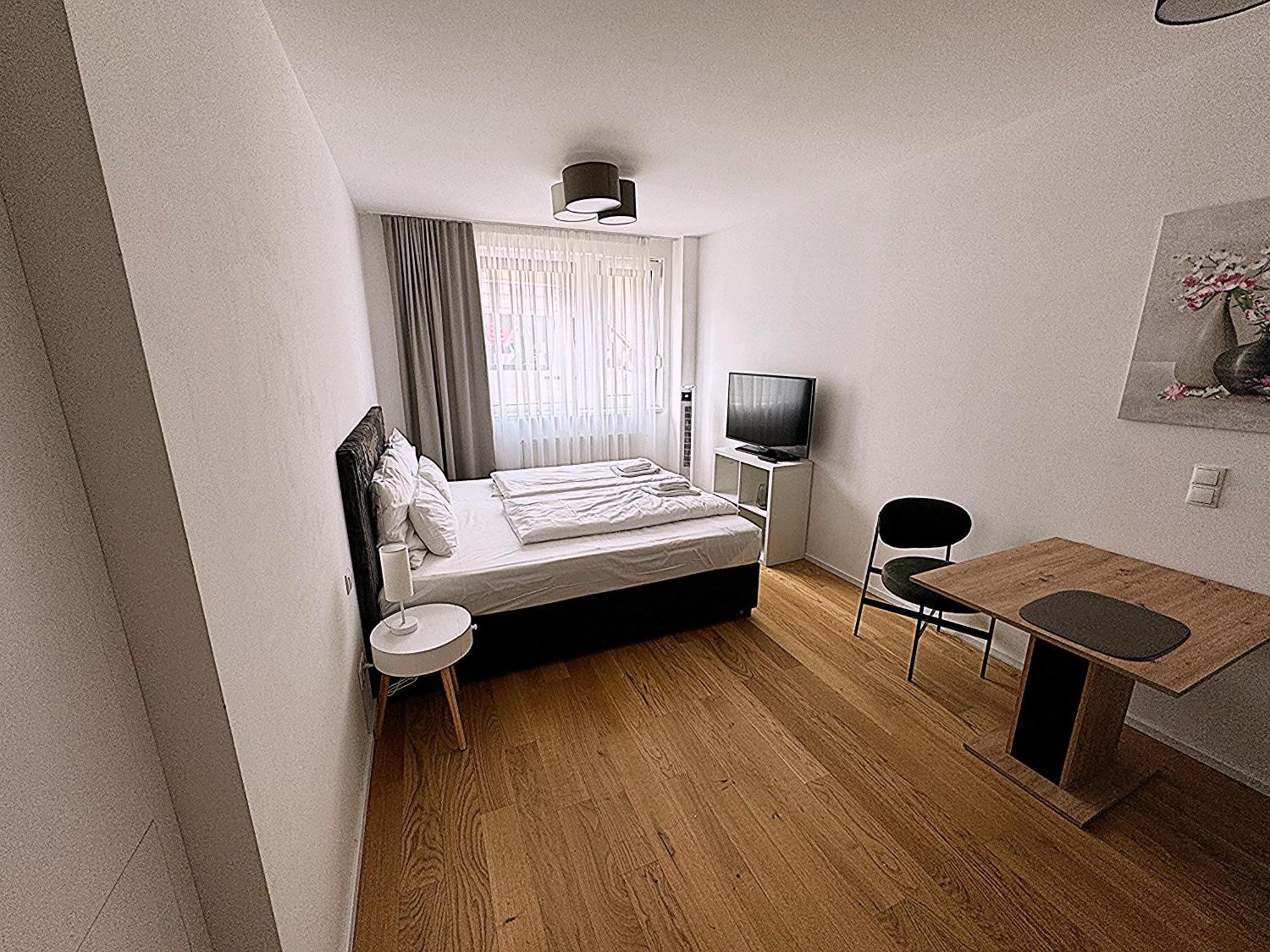 Apartment Myfavorit - Spacious Next To Puplic Transport U1 Direct Connection To Citycenter
