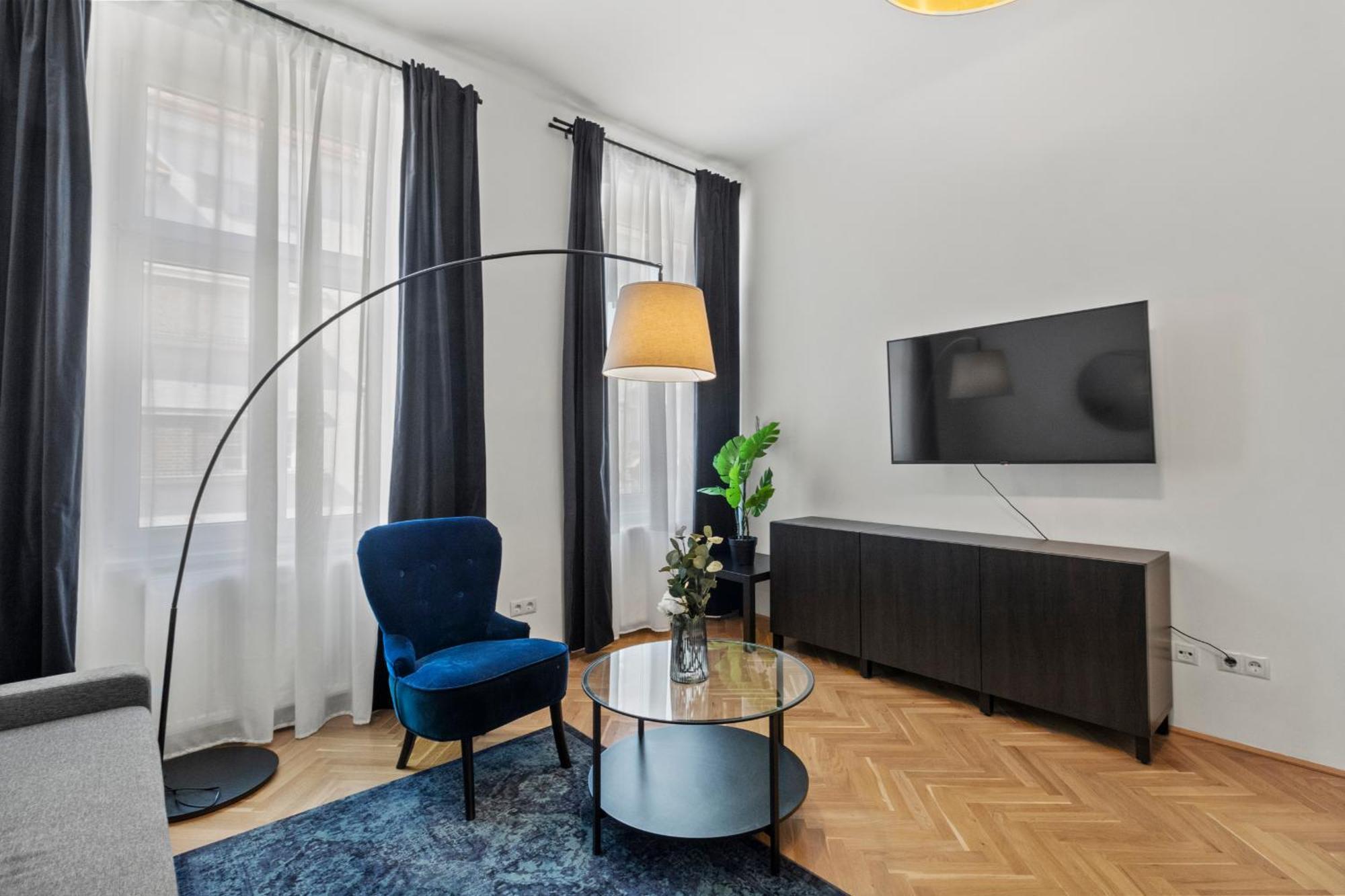 Balcony Apartment, 4 Min To U3 Zipperer Strasse * Viena
