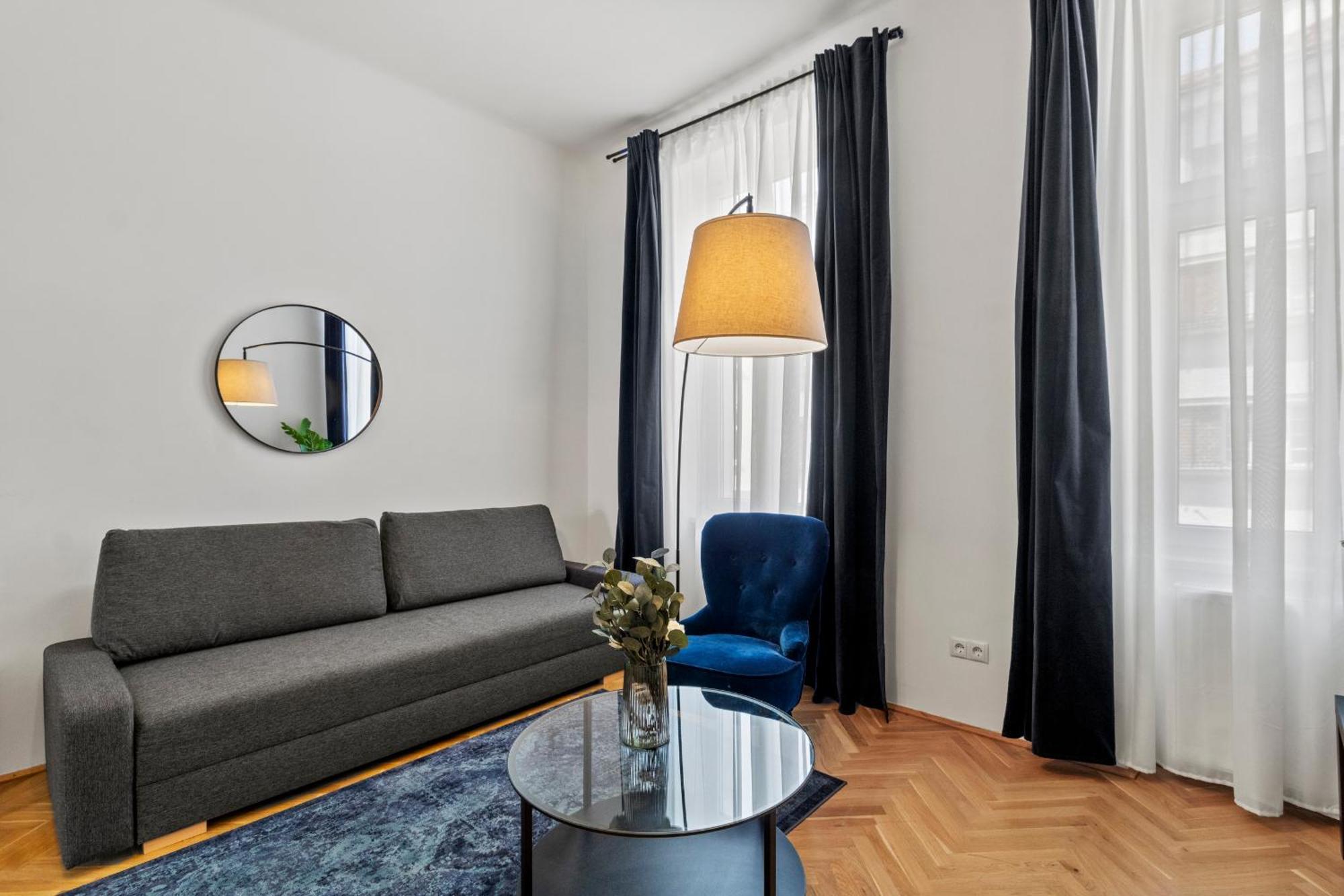 Balcony Apartment, 4 Min To U3 Zipperer Strasse Apartamento