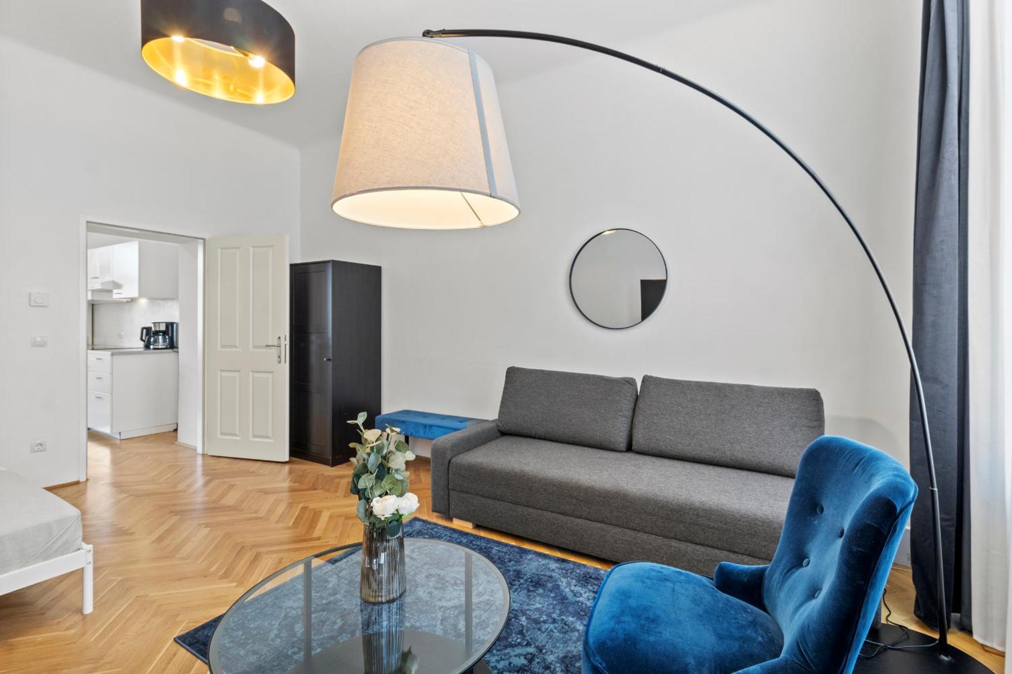 Balcony Apartment, 4 Min To U3 Zipperer Strasse