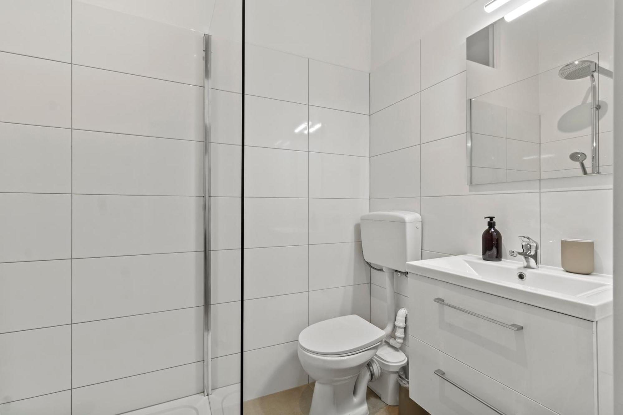 Apartamento Balcony Apartment, 4 Min To U3 Zipperer Strasse Viena