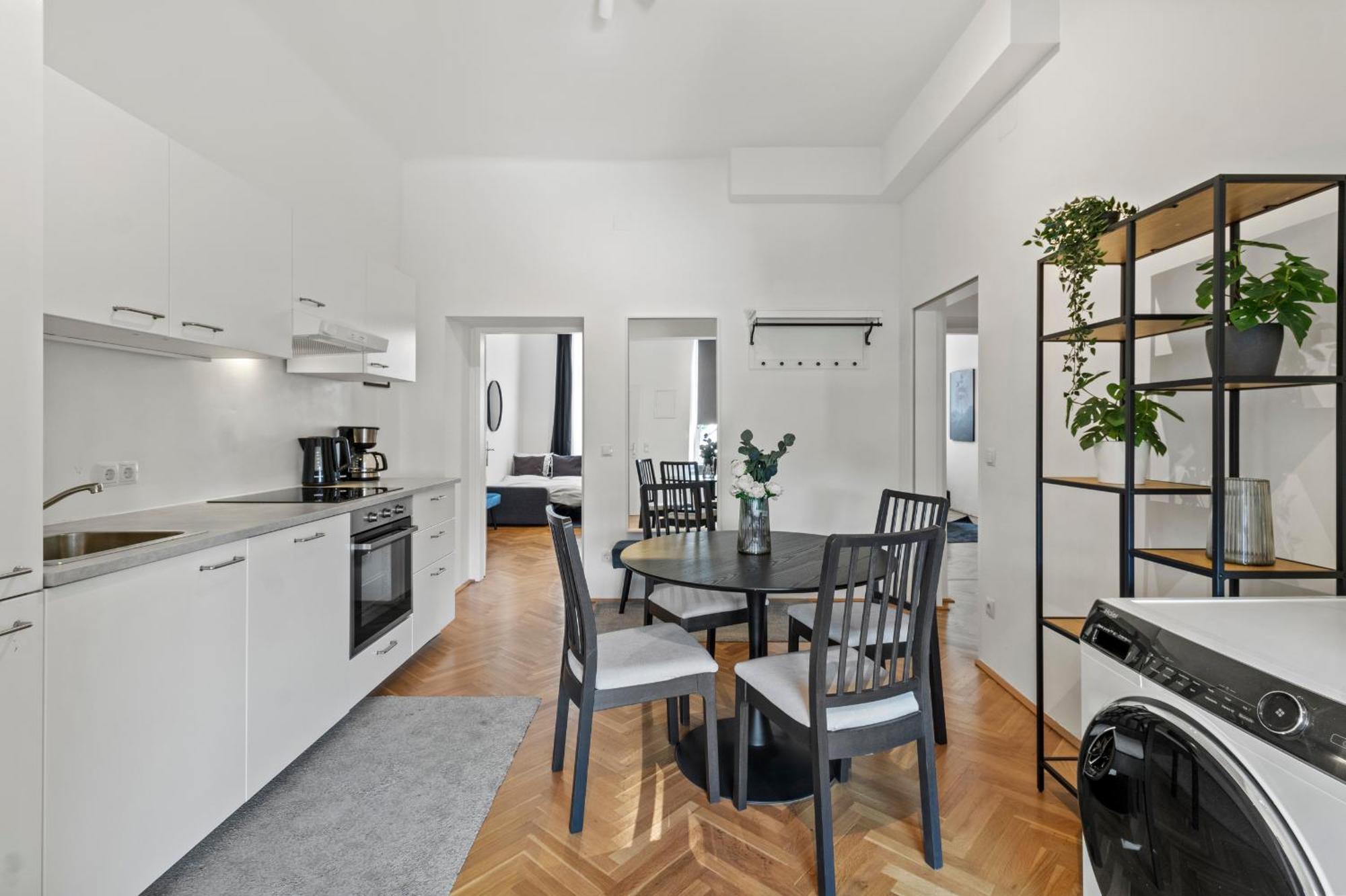 Balcony Apartment, 4 Min To U3 Zipperer Strasse * Viena
