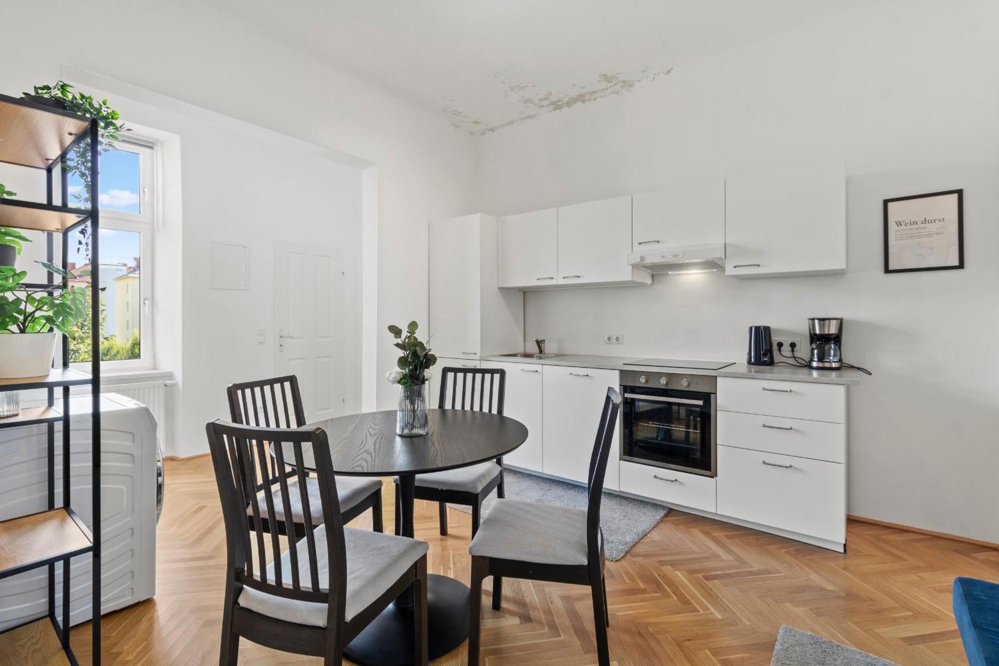 Balcony Apartment, 4 Min To U3 Zipperer Strasse Viena