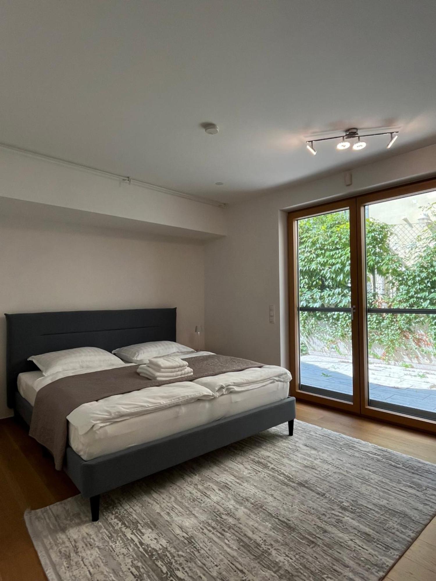 Roterd Residence, & Green, Parking Lot Apartment