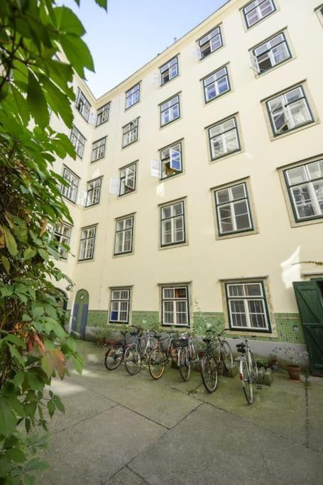 Charming In Center Vienna