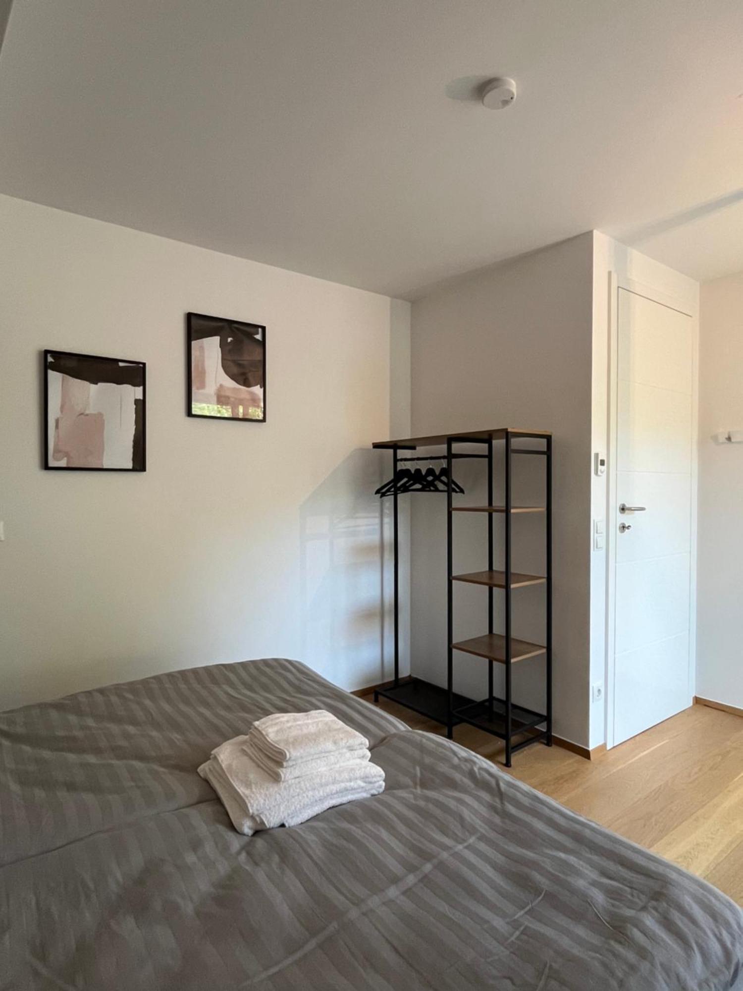 Roterd Residence, & Green, Parking Lot Apartment *