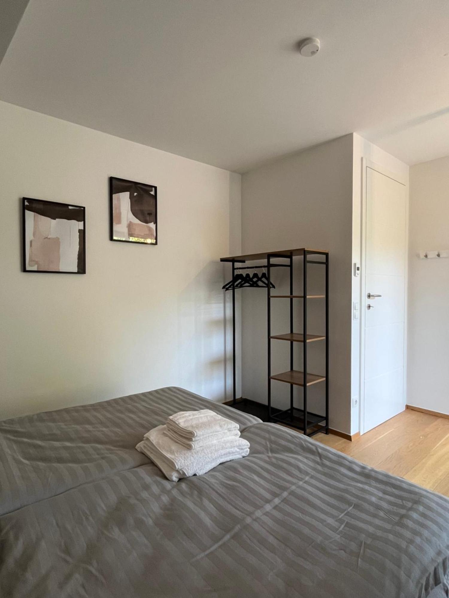 Roterd Residence, & Green, Parking Lot Apartment *