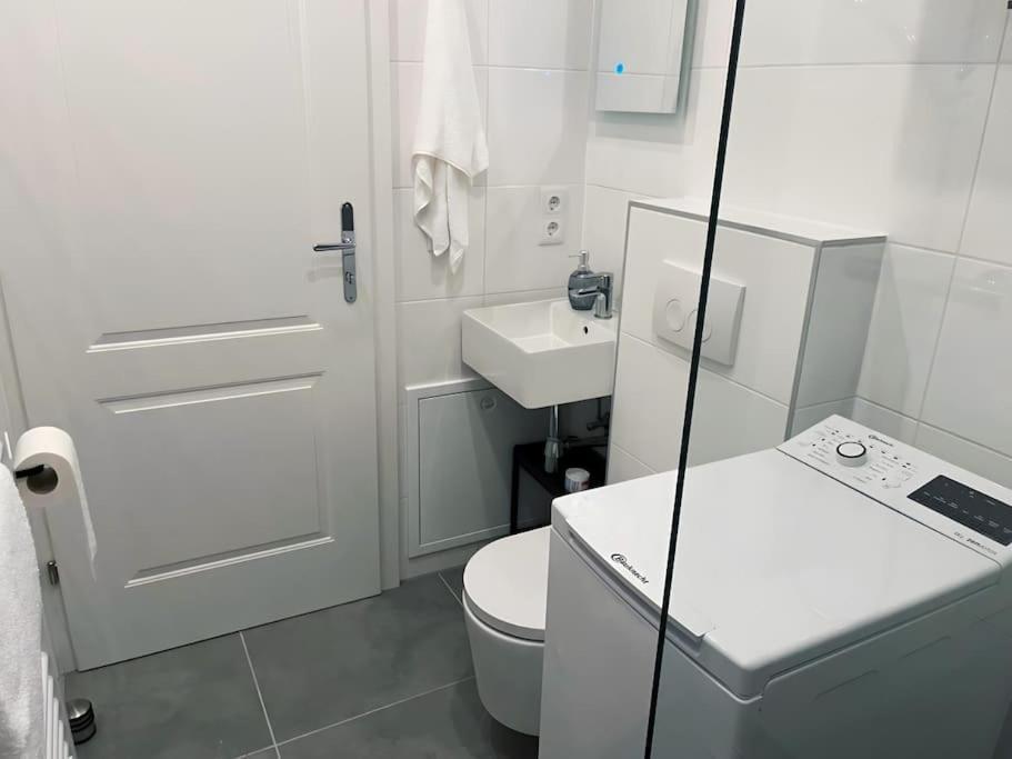 Gemuetliche Wohnung, Ideal Fuer Und Wu Wien