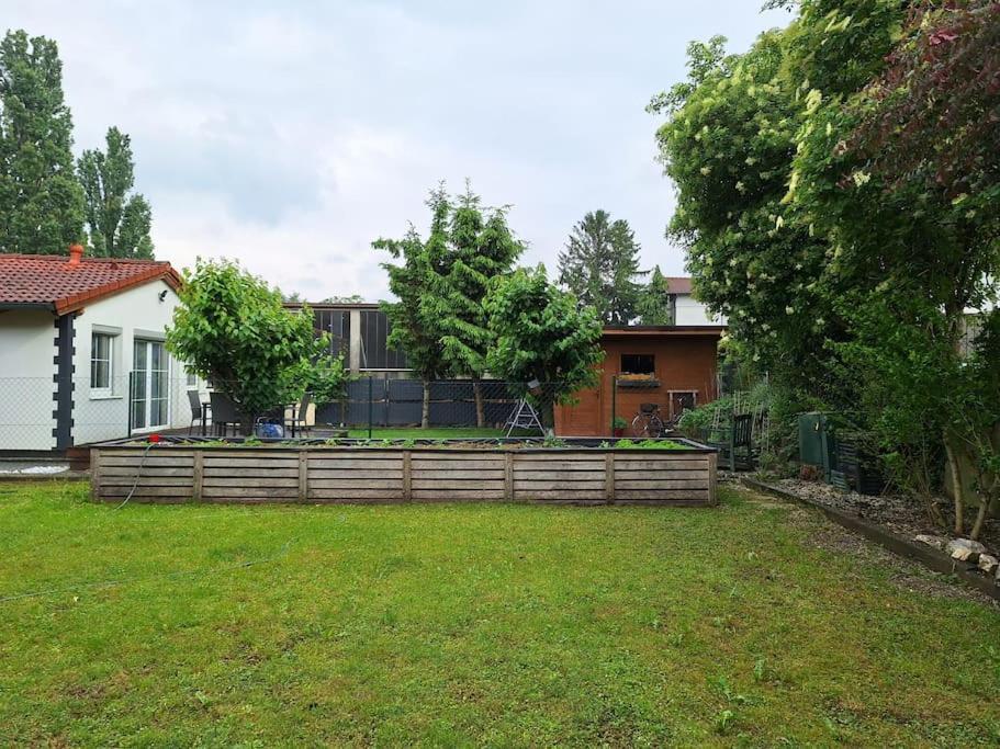 Ferienhaus Gartenhaus Am Stadtrand Von Mit Parkplatz *