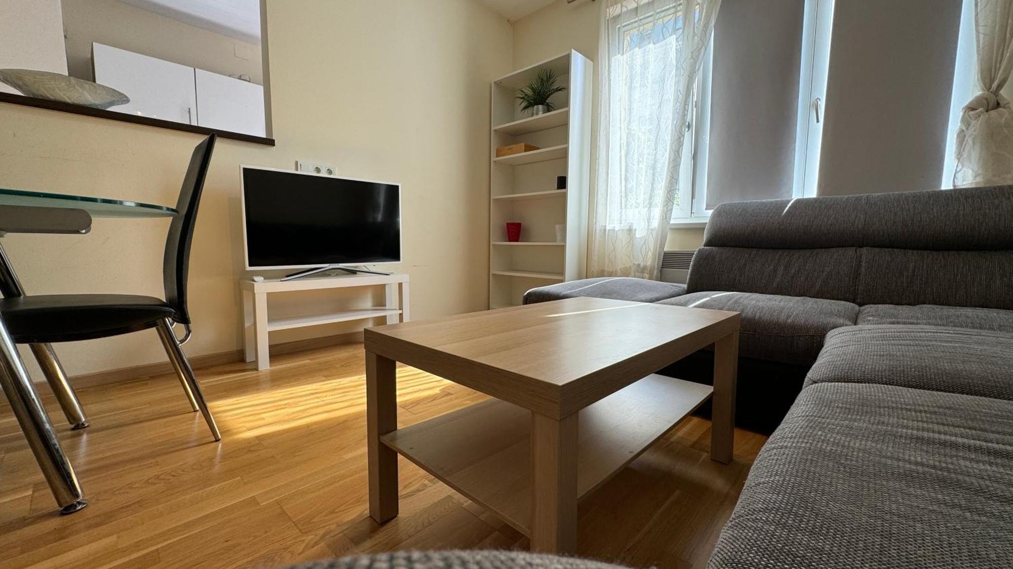 Apartment Stay- 8 Min To Center *