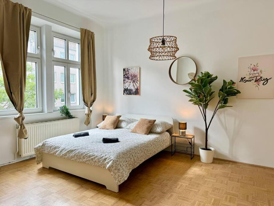 130 M2 Spacious 5 Bedroom Apartment Vienna