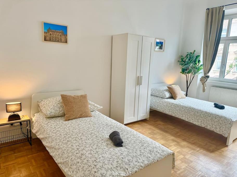 130 M2 Spacious 5 Bedroom *