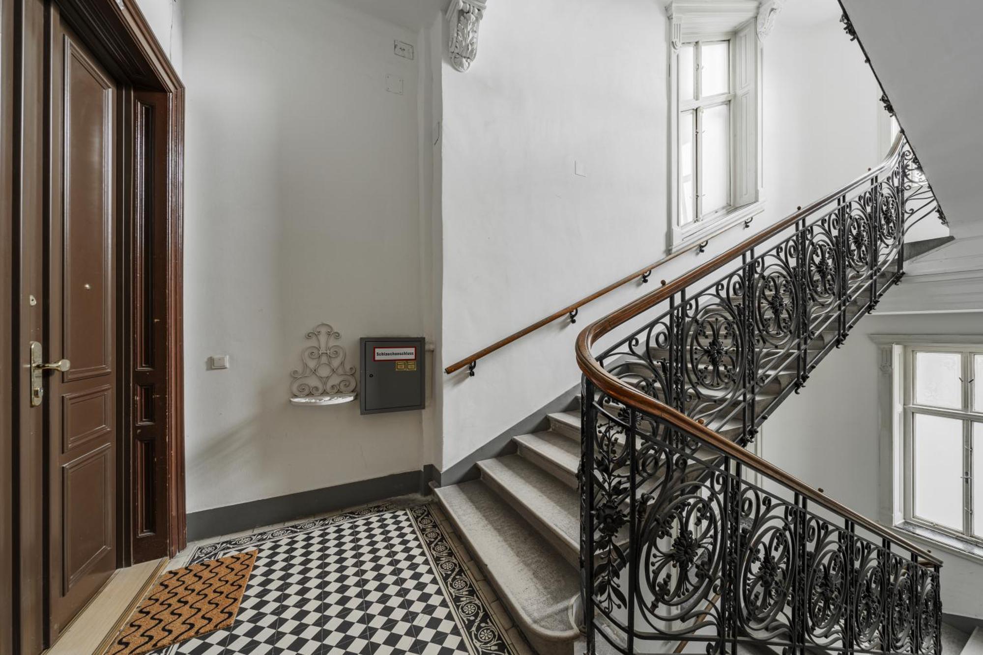 Apartment Family & Friends Hub