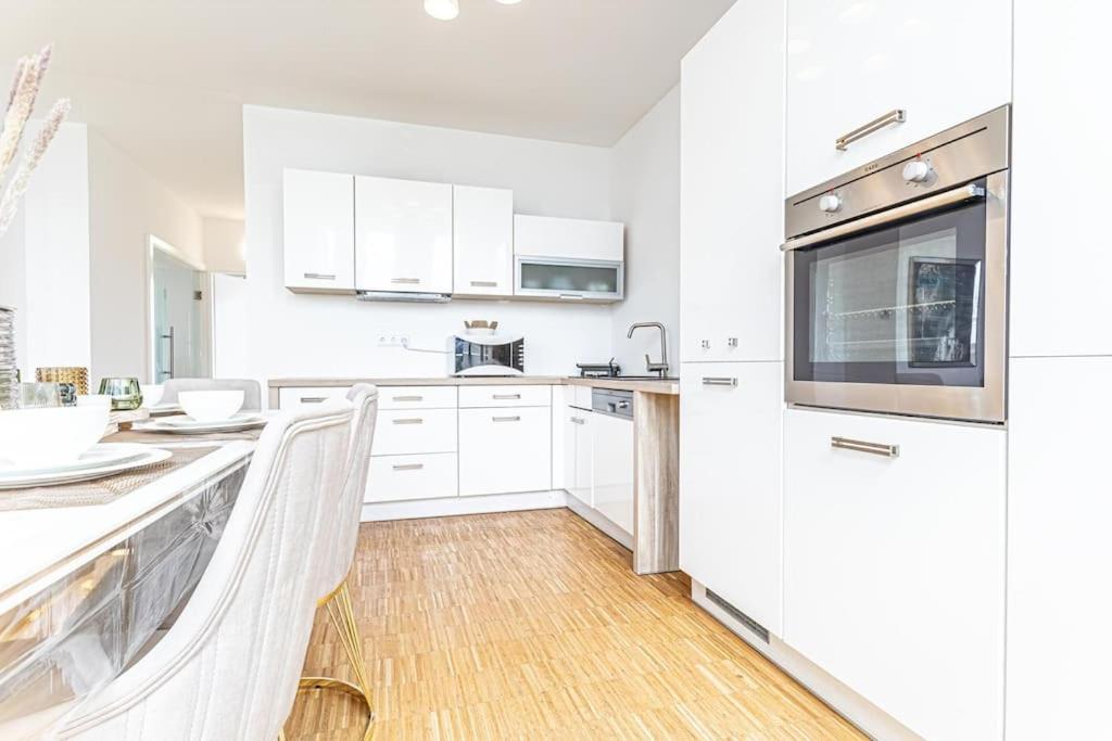 Super Luxury Apt, Only 12min To Ferris Wheel Vienna