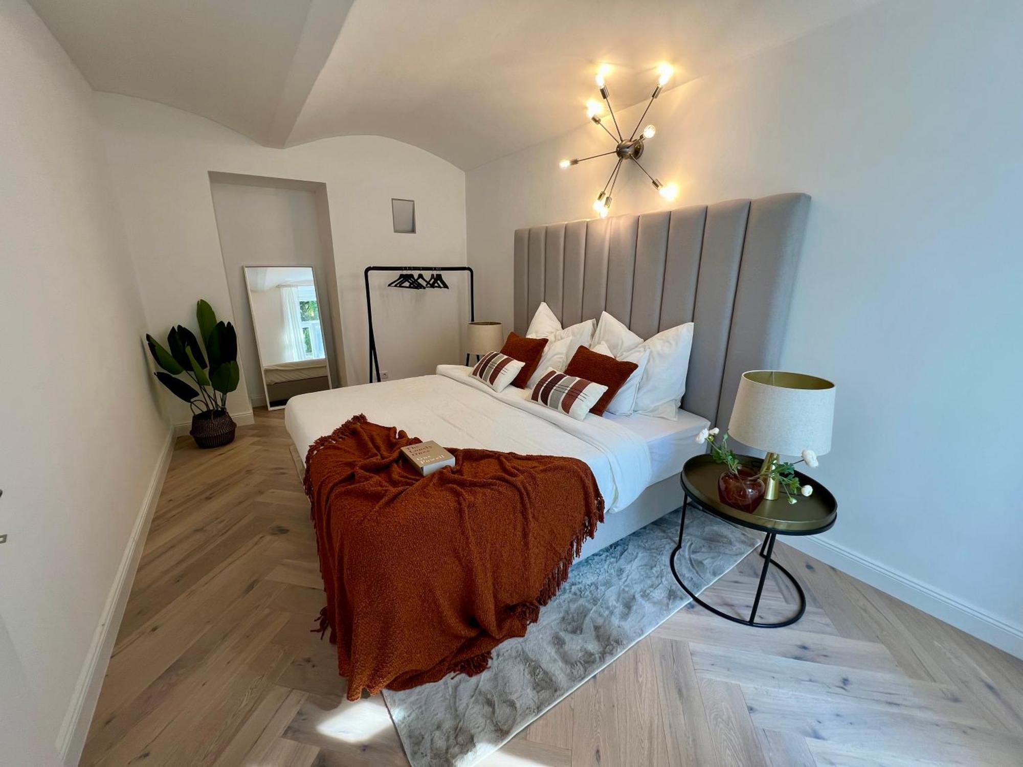 Luxury Living - 1130