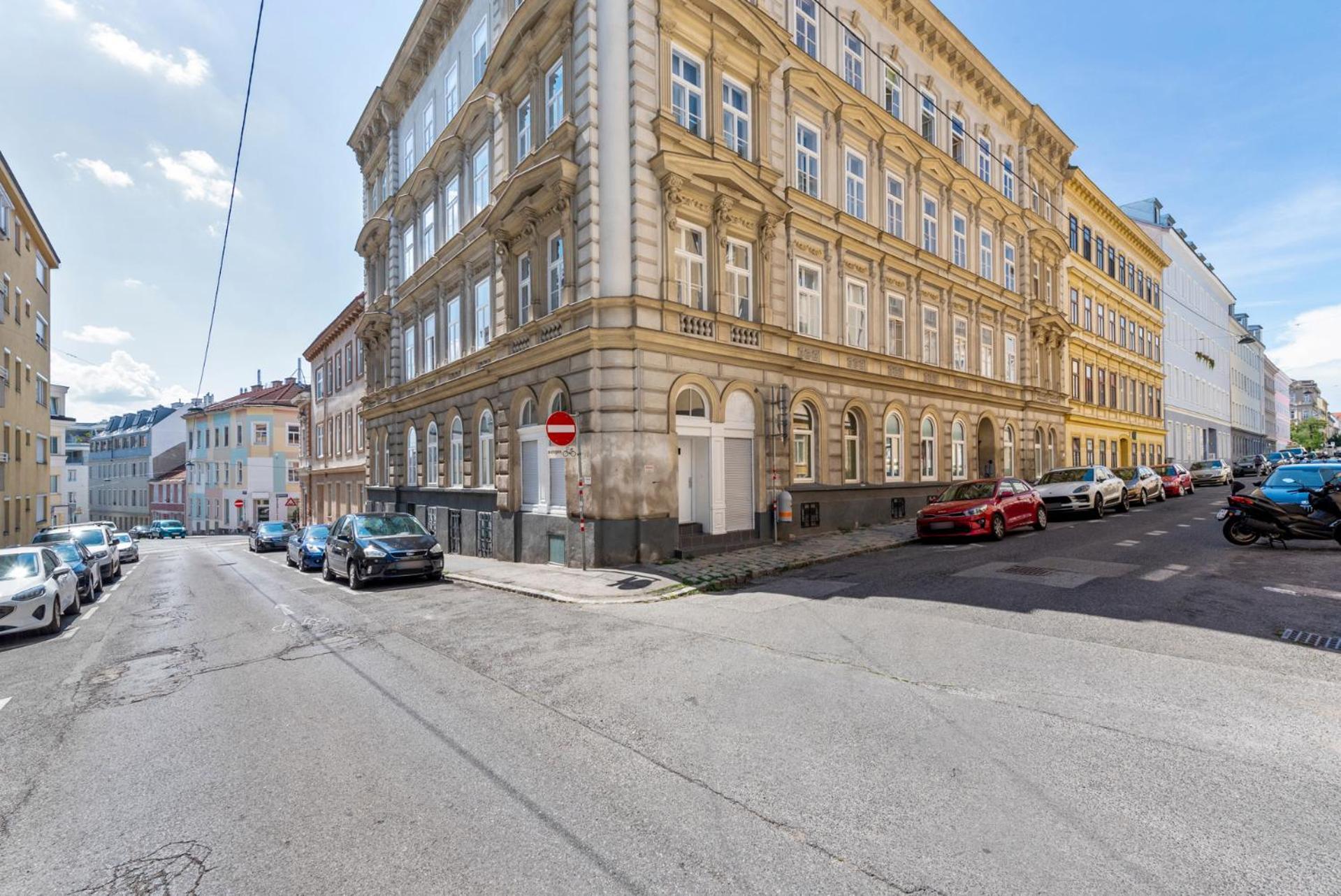 Spacious & Elegant 3 Bedroom Viena