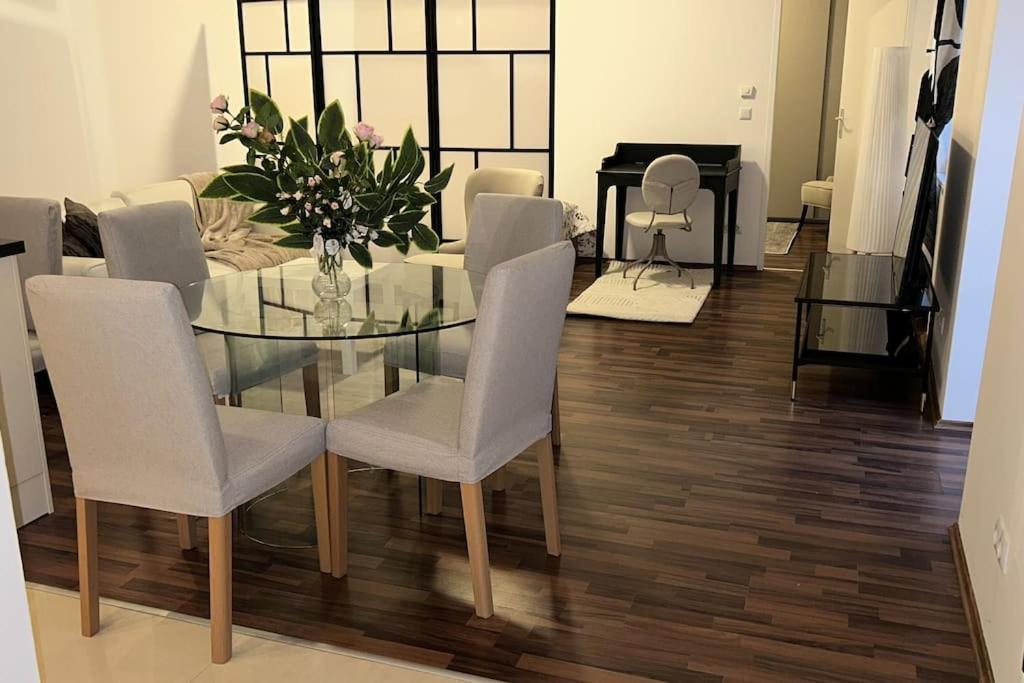 Gemuetliche Mit Balkon In Apartment Vienna