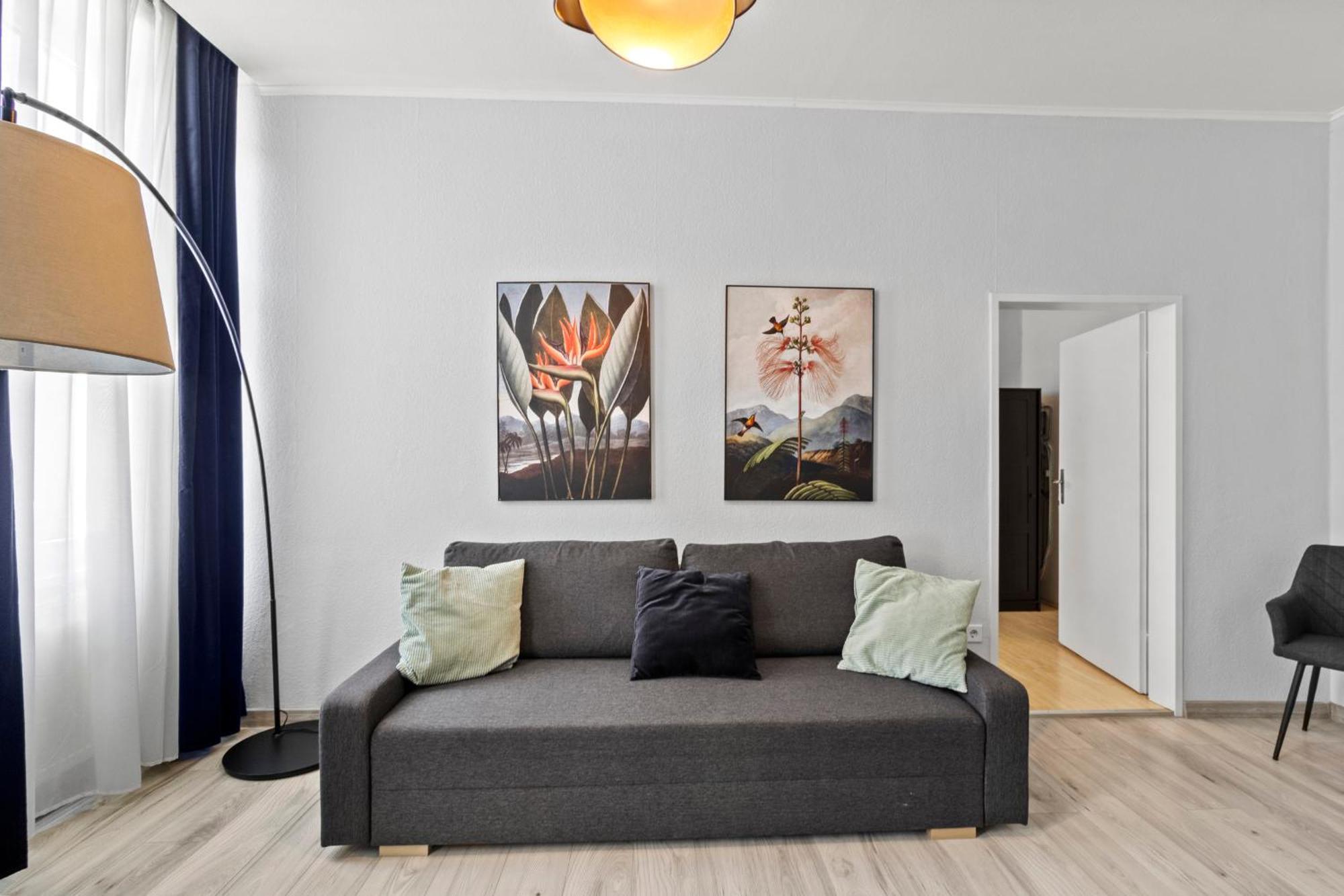 Balcony Apartment, 4 Min To U3 Zipperer Strasse