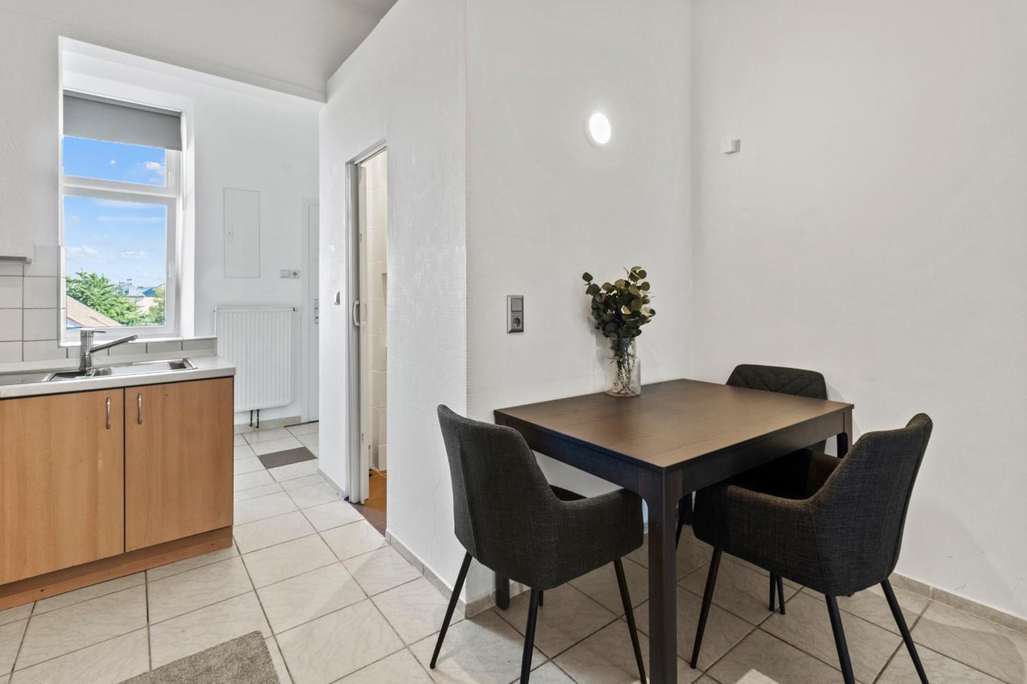 Apartamento Balcony Apartment, 4 Min To U3 Zipperer Strasse Viena