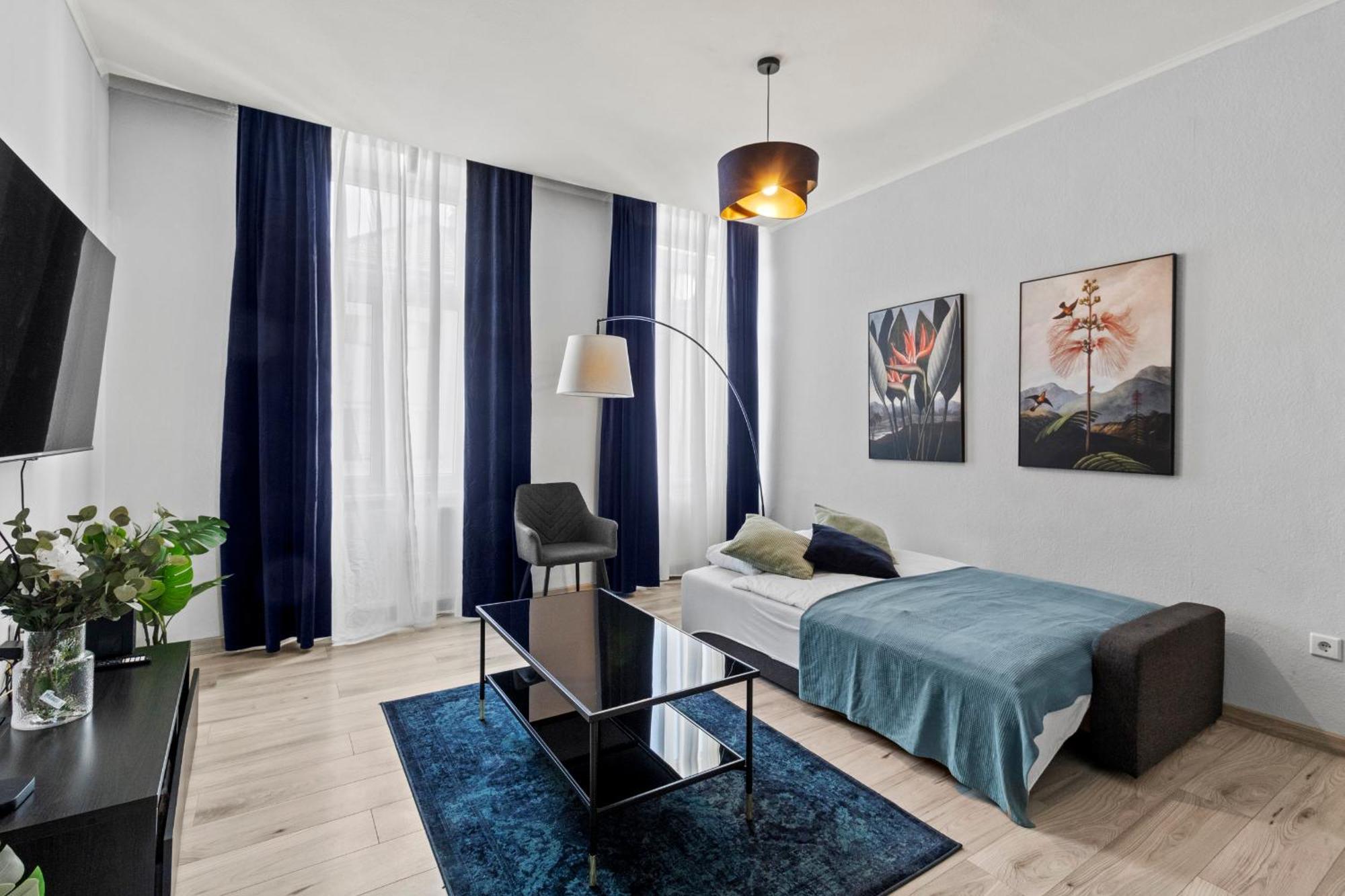 Balcony Apartment, 4 Min To U3 Zipperer Strasse Viena
