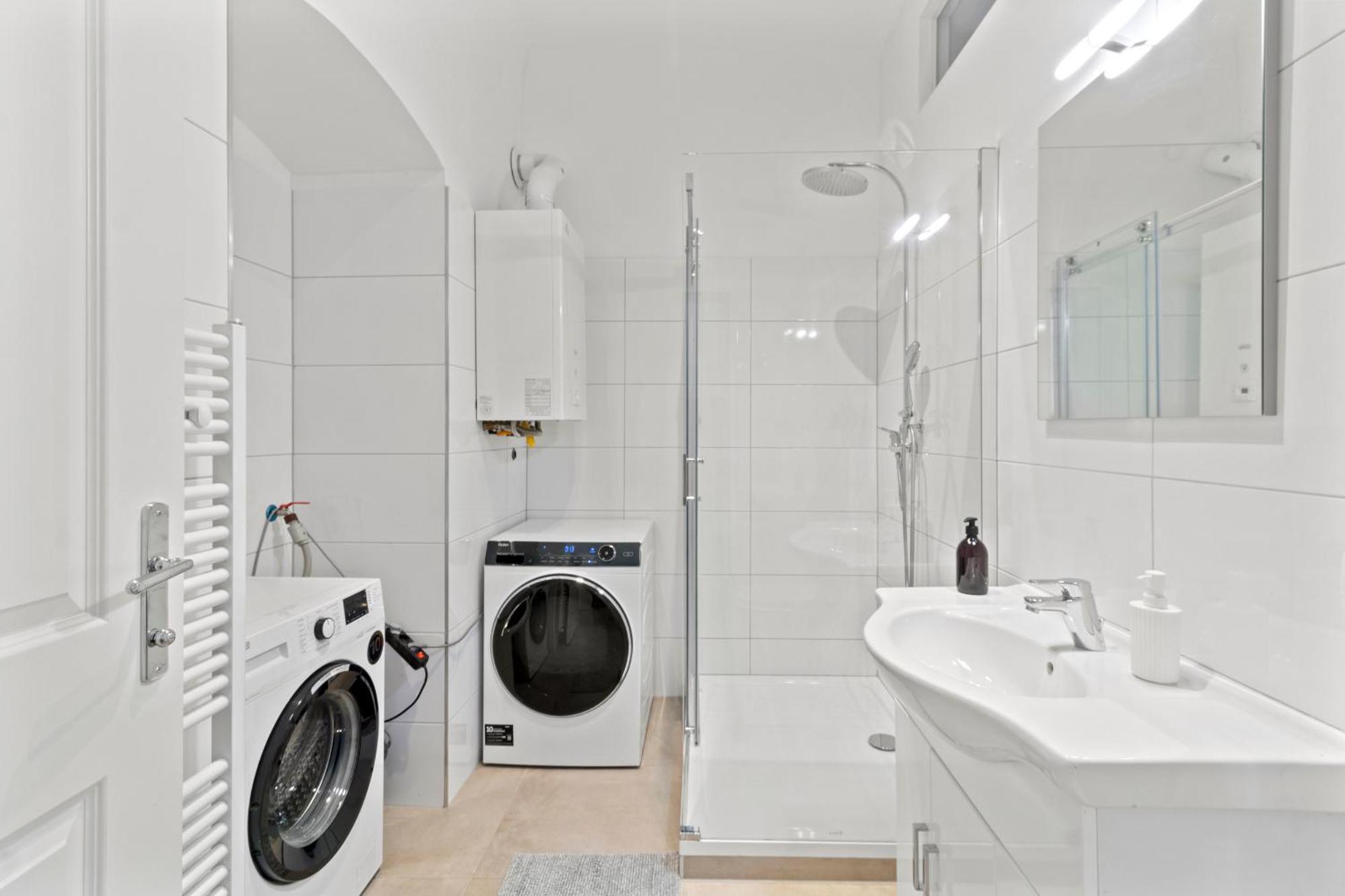 Balcony Apartment, 4 Min To U3 Zipperer Strasse