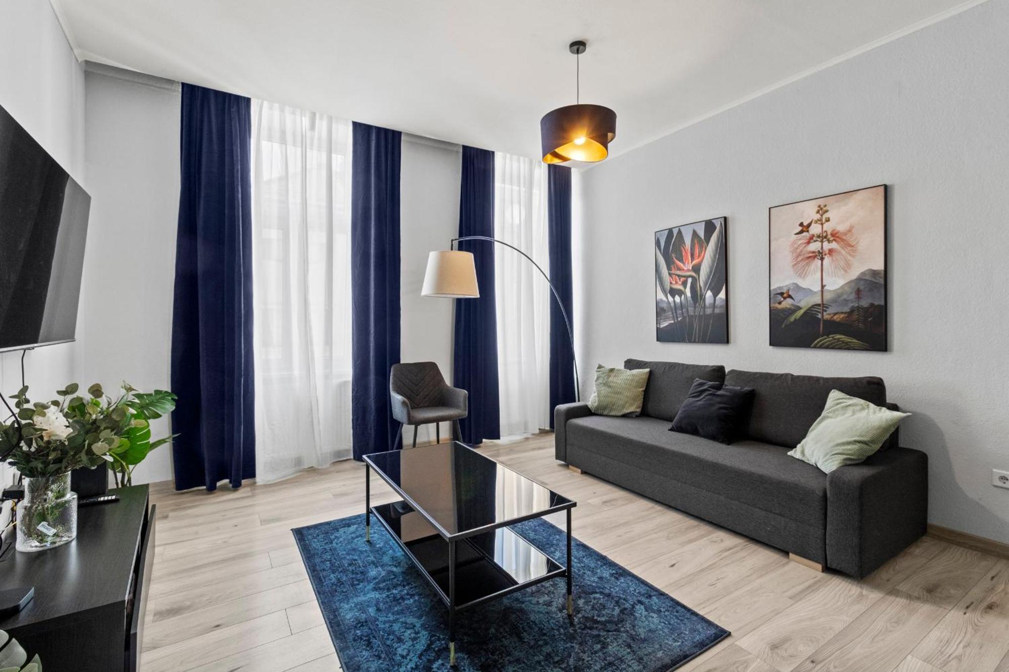 Balcony Apartment, 4 Min To U3 Zipperer Strasse Apartamento